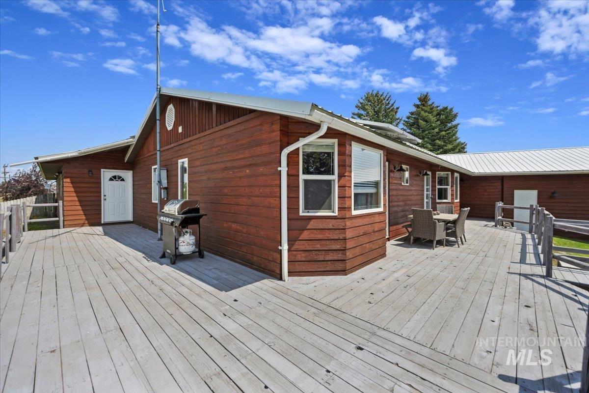 13 N 200 E, Shoshone, Idaho 83352, 7 Bedrooms, 5 Bathrooms, Residential For Sale, Price $679,000,MLS 98995148