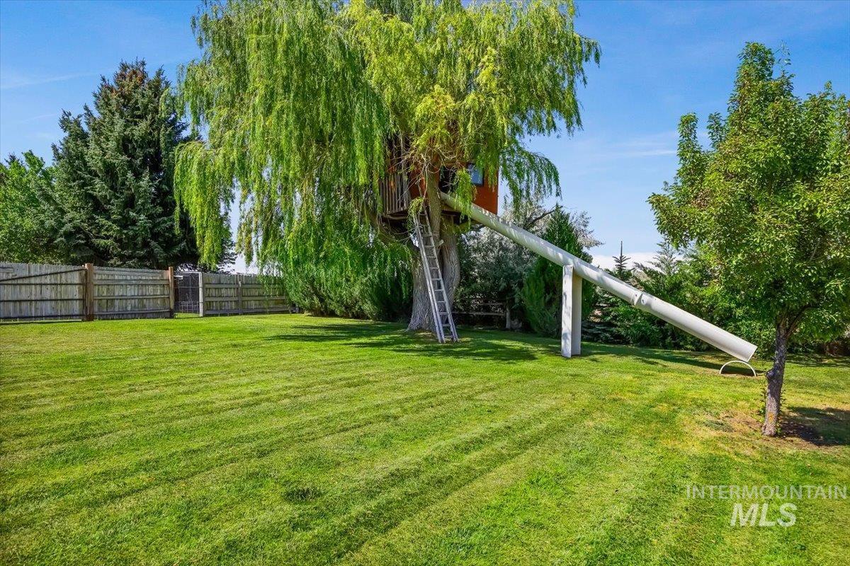 13 N 200 E, Shoshone, Idaho 83352, 7 Bedrooms, 5 Bathrooms, Residential For Sale, Price $679,000,MLS 98995148