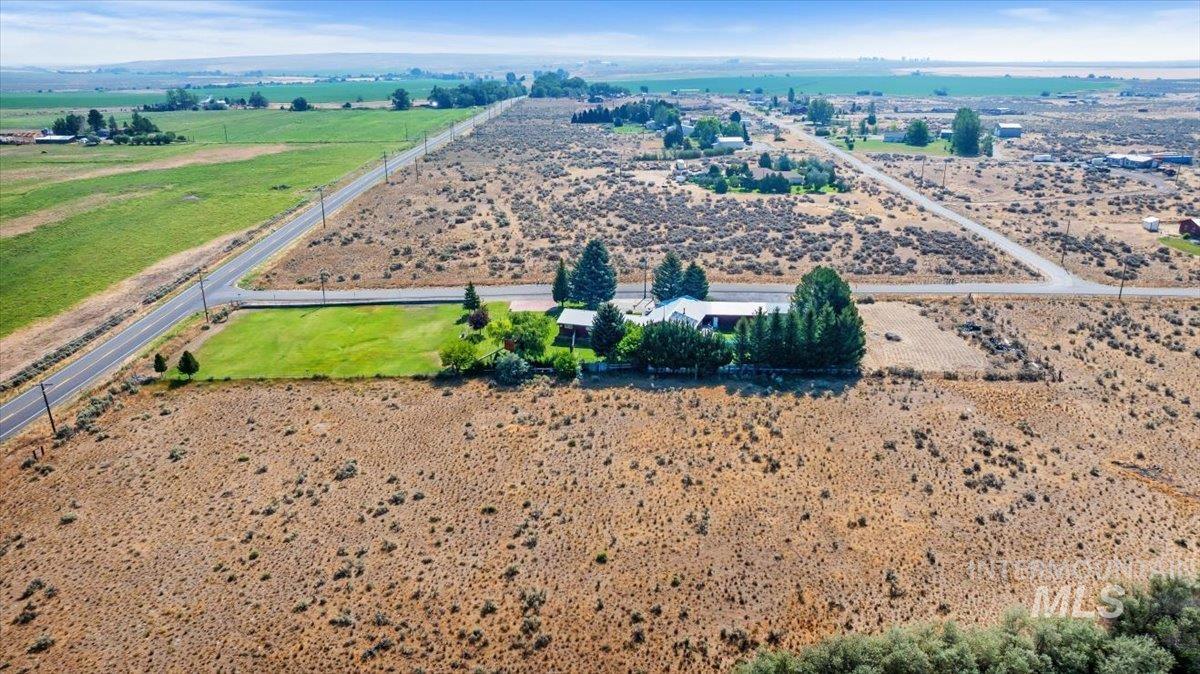 13 N 200 E, Shoshone, Idaho 83352, 7 Bedrooms, 5 Bathrooms, Residential For Sale, Price $699,000,MLS 98995148