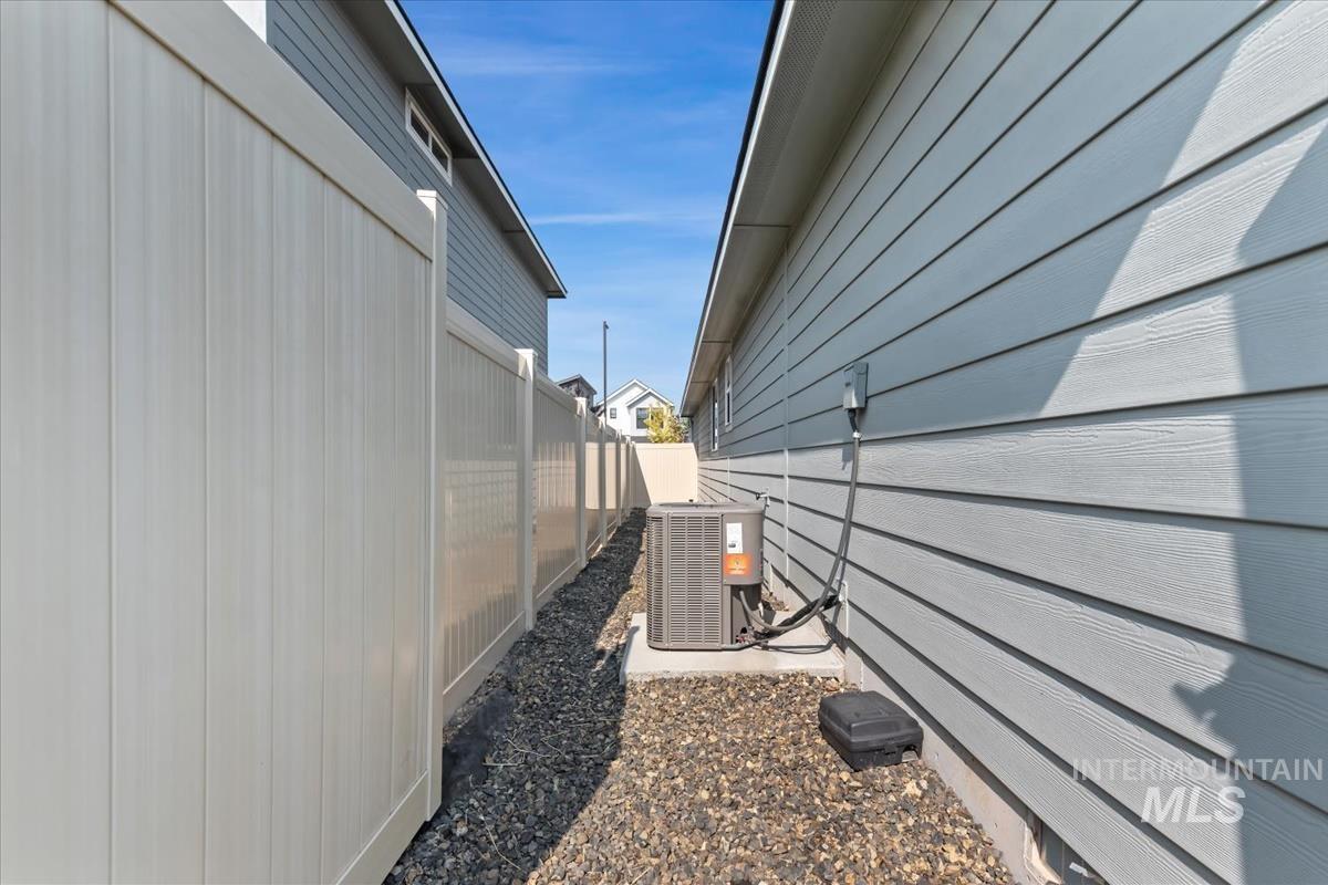 936 S Wavetrain Ave, Boise, Idaho 83709, 4 Bedrooms, 2 Bathrooms, Residential For Sale, Price $445,000, 98995149