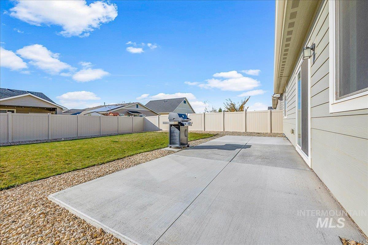 1259 E Fort Erie St, Kuna, Idaho 83634, 3 Bedrooms, 2 Bathrooms, Residential For Sale, Price $445,000,MLS 98995150