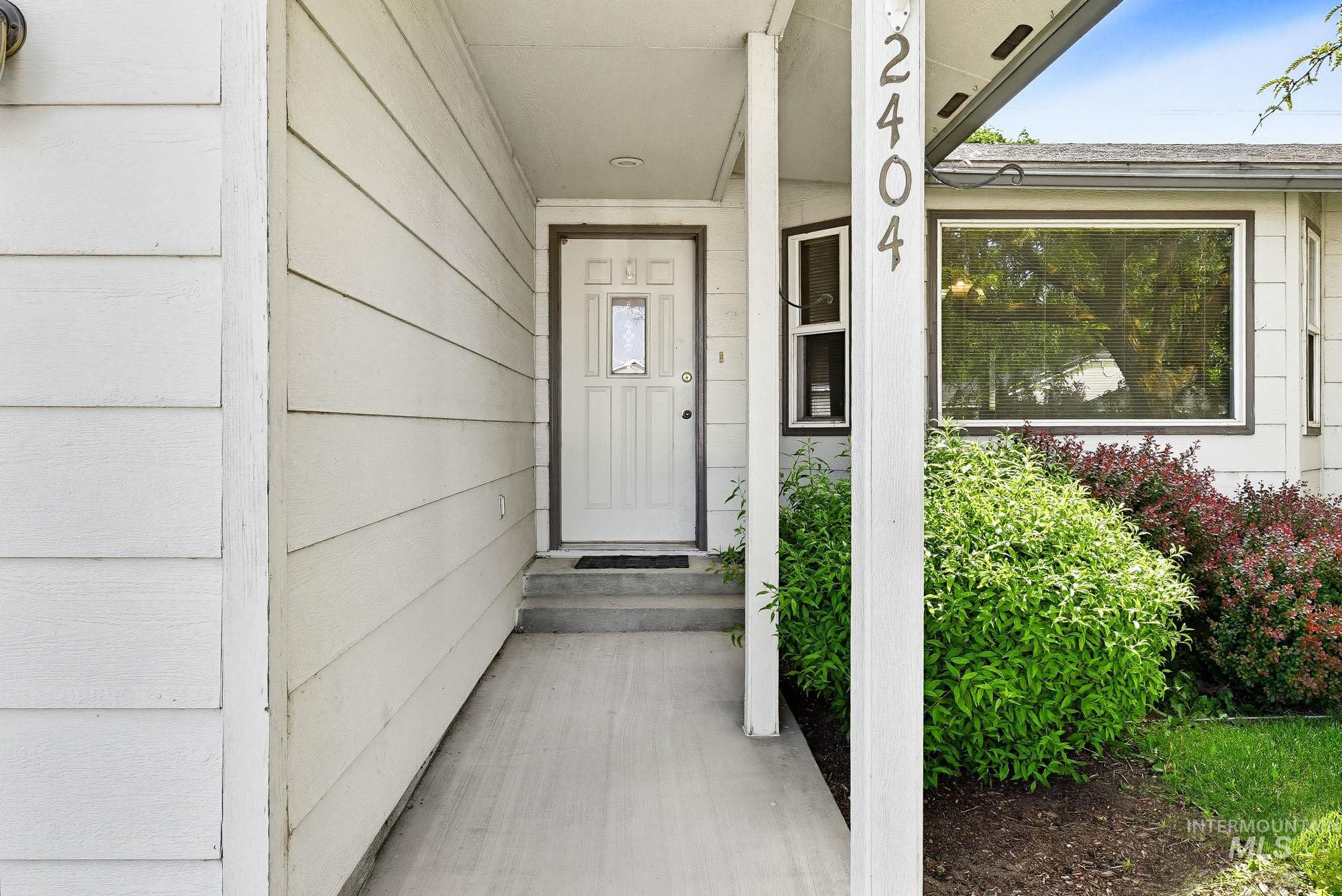 2404 Golden Ave, Fruitland, Idaho 83619, 3 Bedrooms, 2 Bathrooms, Residential For Sale, Price $319,900, 98995151