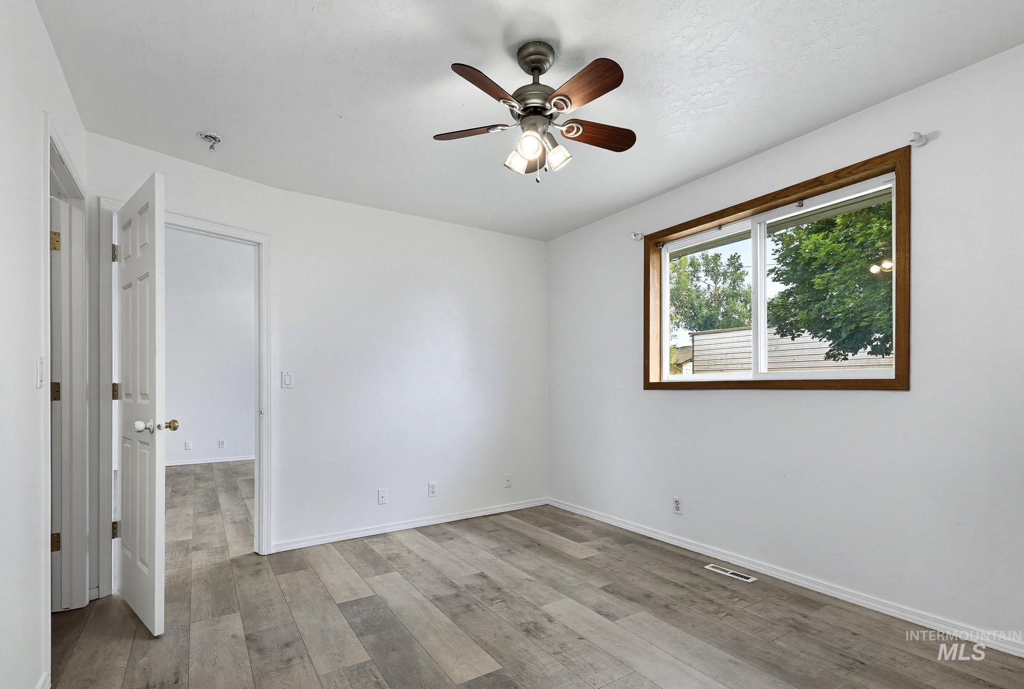2404 Golden Ave, Fruitland, Idaho 83619, 3 Bedrooms, 2 Bathrooms, Residential For Sale, Price $319,900, 98995151
