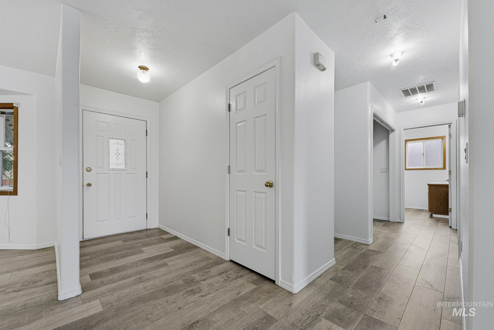2404 Golden Ave, Fruitland, Idaho 83619, 3 Bedrooms, 2 Bathrooms, Residential For Sale, Price $319,900, 98995151