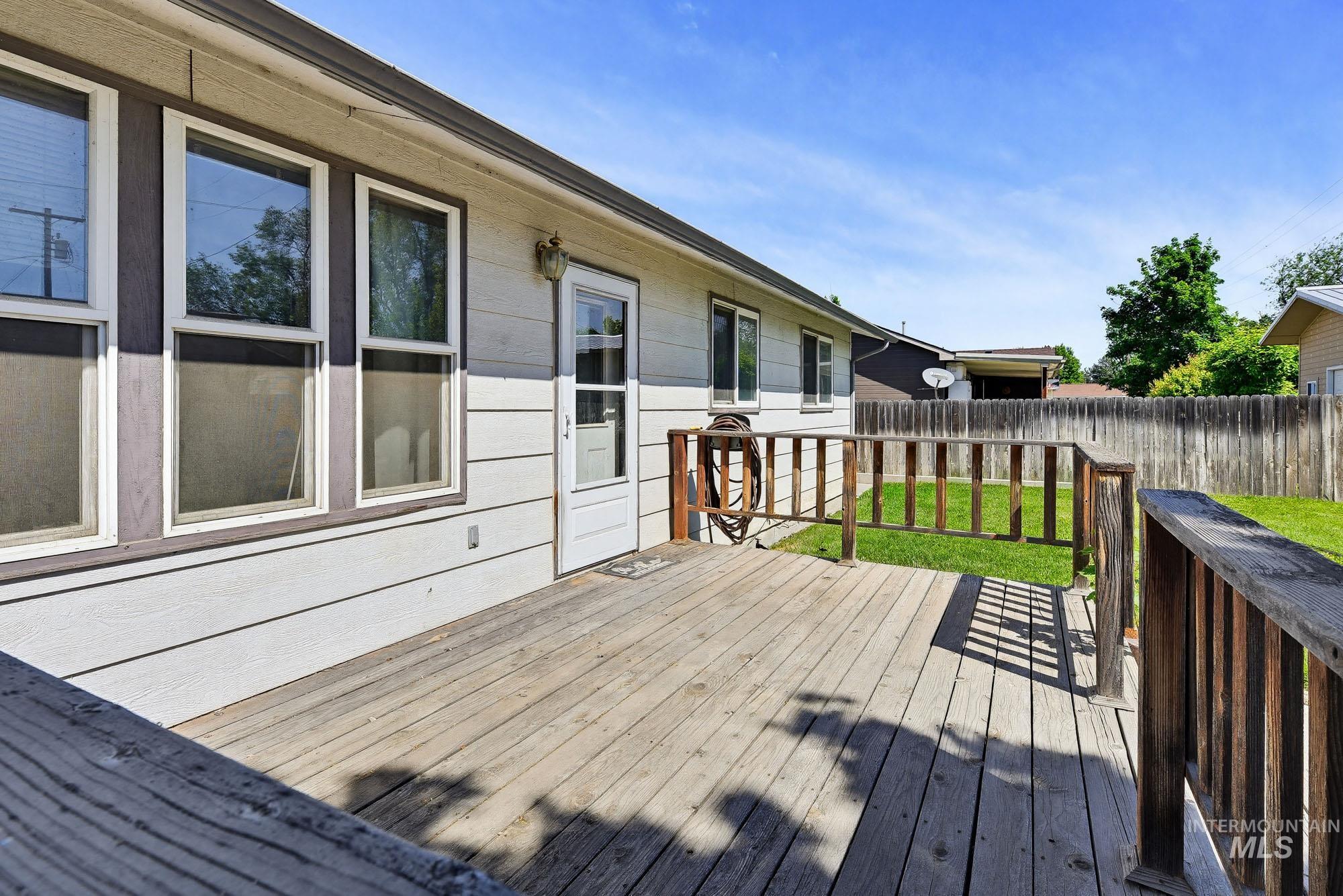 2404 Golden Ave, Fruitland, Idaho 83619, 3 Bedrooms, 2 Bathrooms, Residential For Sale, Price $319,900, 98995151