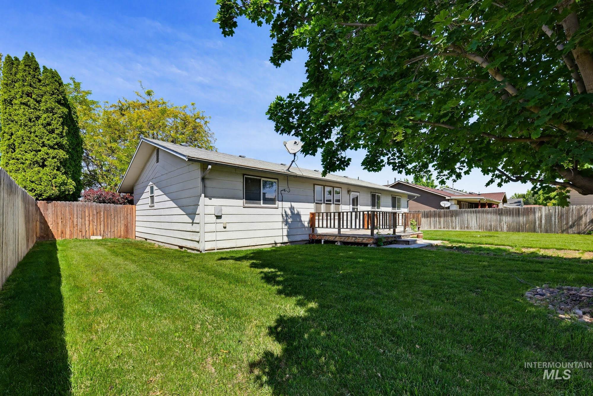 2404 Golden Ave, Fruitland, Idaho 83619, 3 Bedrooms, 2 Bathrooms, Residential For Sale, Price $319,900, 98995151