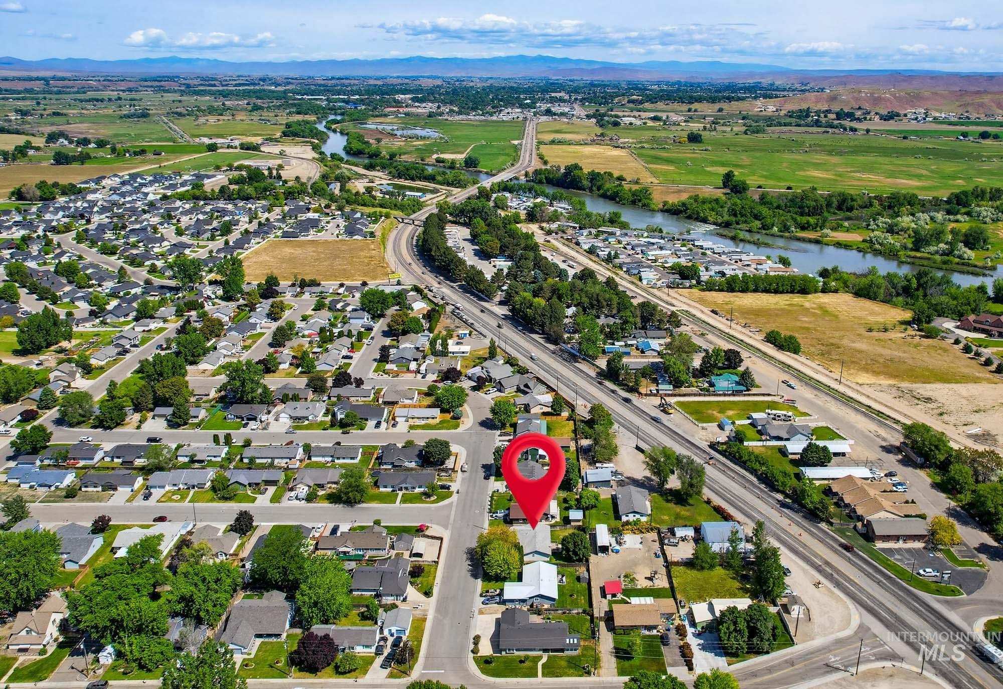 2404 Golden Ave, Fruitland, Idaho 83619, 3 Bedrooms, 2 Bathrooms, Residential For Sale, Price $319,900, 98995151