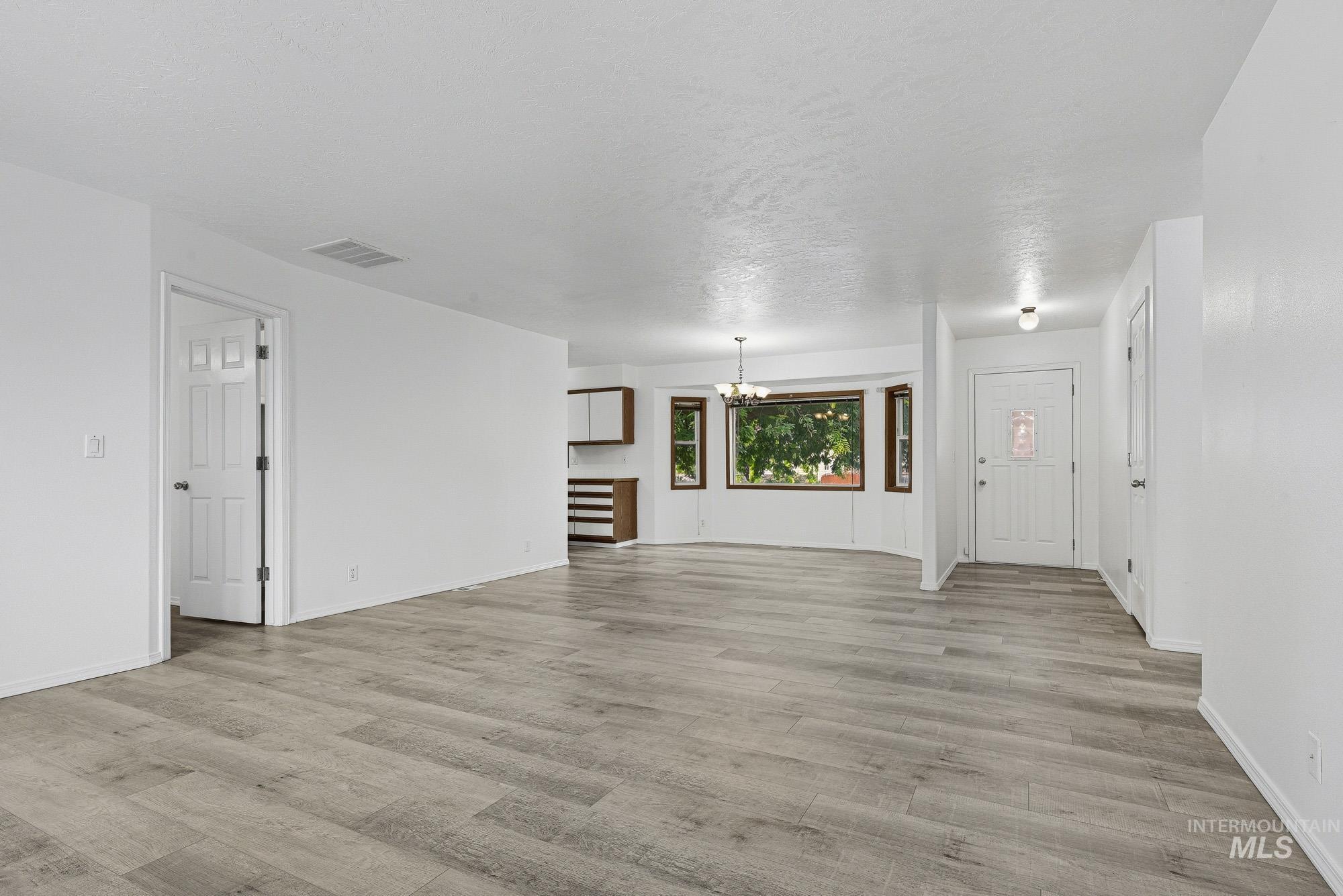 2404 Golden Ave, Fruitland, Idaho 83619, 3 Bedrooms, 2 Bathrooms, Residential For Sale, Price $319,900, 98995151
