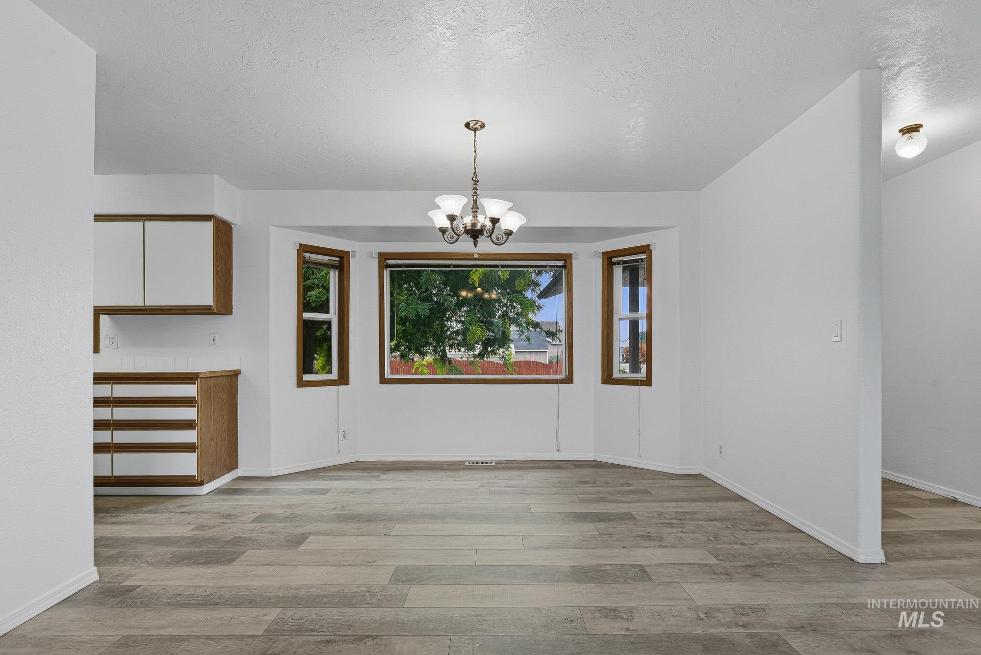 2404 Golden Ave, Fruitland, Idaho 83619, 3 Bedrooms, 2 Bathrooms, Residential For Sale, Price $319,900, 98995151