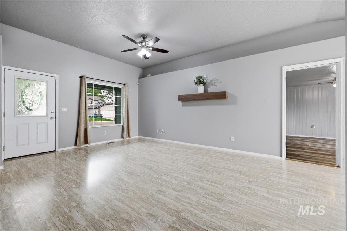 2803 Brisol, Caldwell, Idaho 83605, 3 Bedrooms, 2 Bathrooms, Residential For Sale, Price $375,000,MLS 98995152