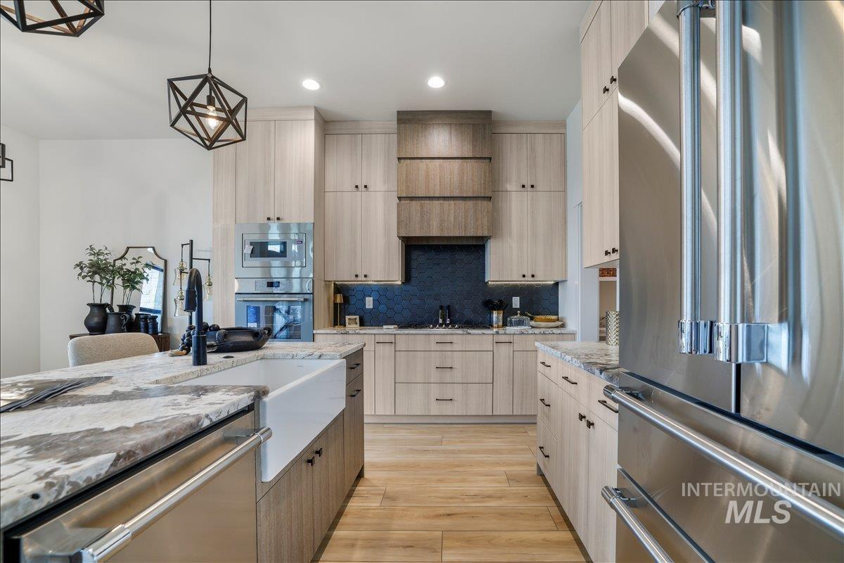 525 Canyon Mist Dr, Twin Falls, Idaho 83301, 3 Bedrooms, 2.5 Bathrooms, Residential For Sale, Price $599,900,MLS 98995154