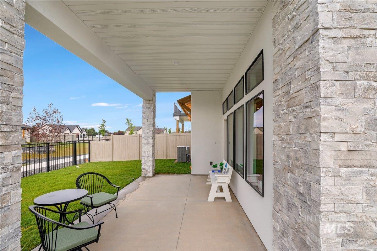 525 Canyon Mist Dr, Twin Falls, Idaho 83301, 3 Bedrooms, 2.5 Bathrooms, Residential For Sale, Price $599,900,MLS 98995154