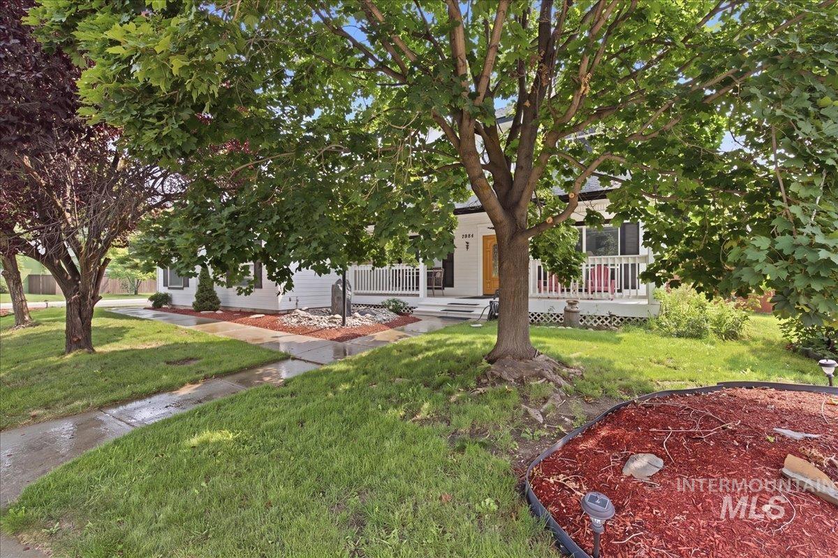 2884 Rough Stone Way, Meridian, Idaho 83646, 4 Bedrooms, 2.5 Bathrooms, Residential For Sale, Price $557,500,MLS 98995158