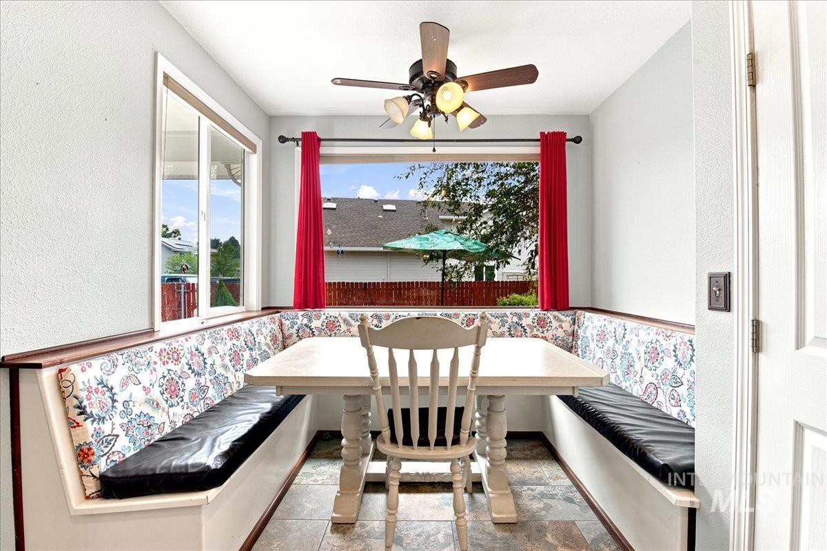 2884 Rough Stone Way, Meridian, Idaho 83646, 4 Bedrooms, 2.5 Bathrooms, Residential For Sale, Price $557,500,MLS 98995158