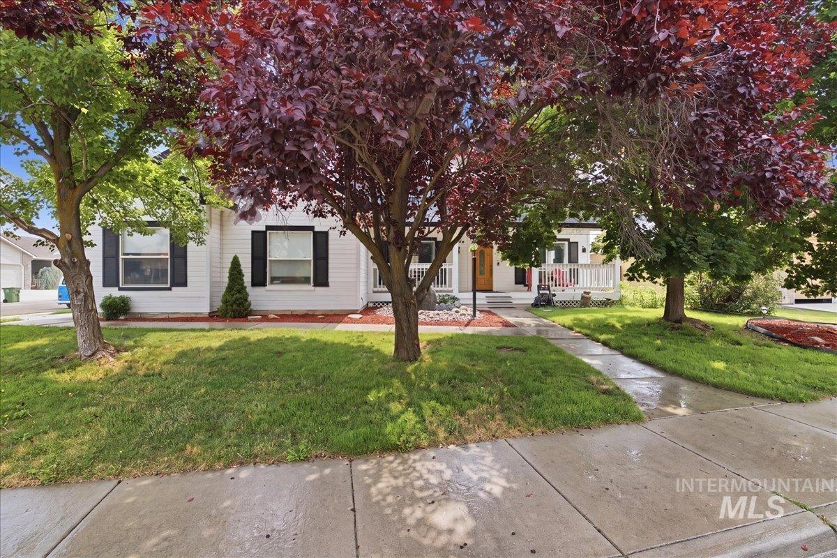 2884 Rough Stone Way, Meridian, Idaho 83646, 4 Bedrooms, 2.5 Bathrooms, Residential For Sale, Price $557,500,MLS 98995158