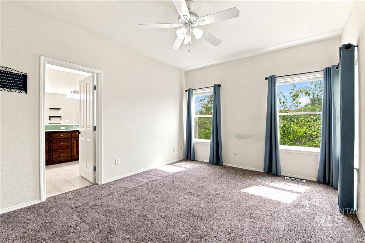 2884 Rough Stone Way, Meridian, Idaho 83646, 4 Bedrooms, 2.5 Bathrooms, Residential For Sale, Price $557,500,MLS 98995158