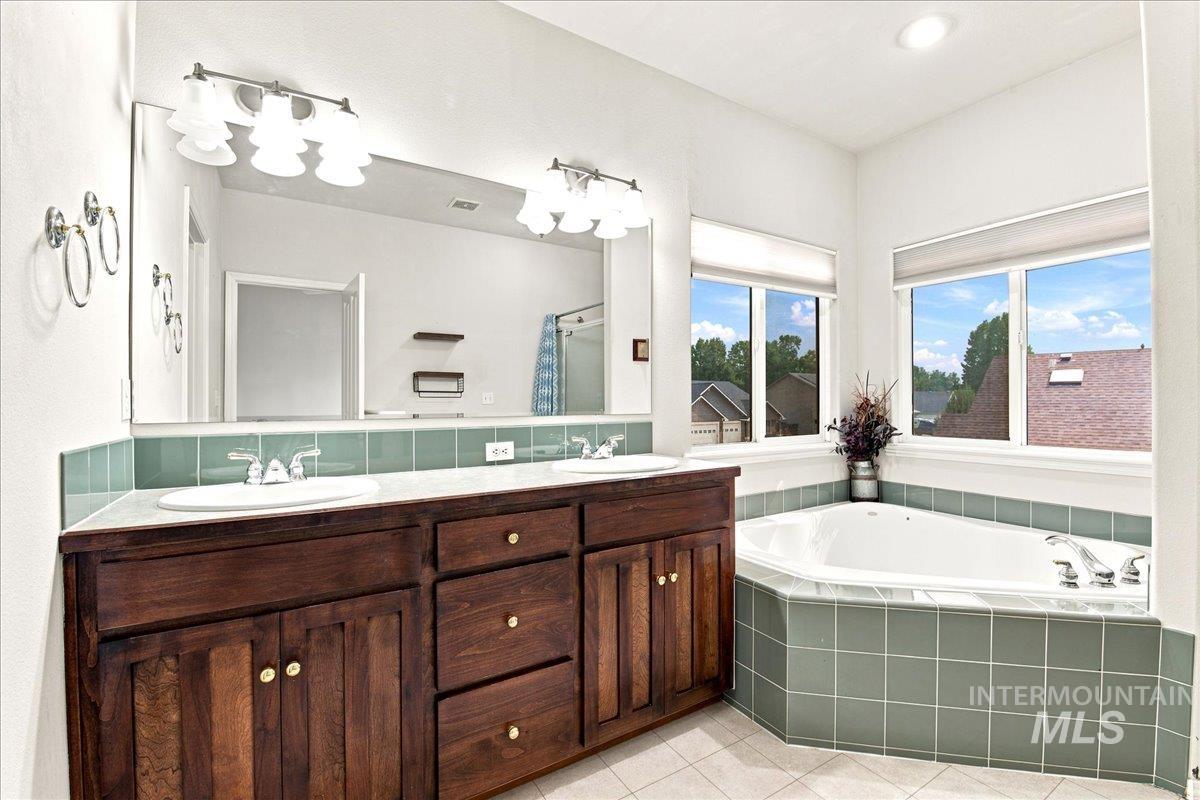 2884 Rough Stone Way, Meridian, Idaho 83646, 4 Bedrooms, 2.5 Bathrooms, Residential For Sale, Price $557,500,MLS 98995158