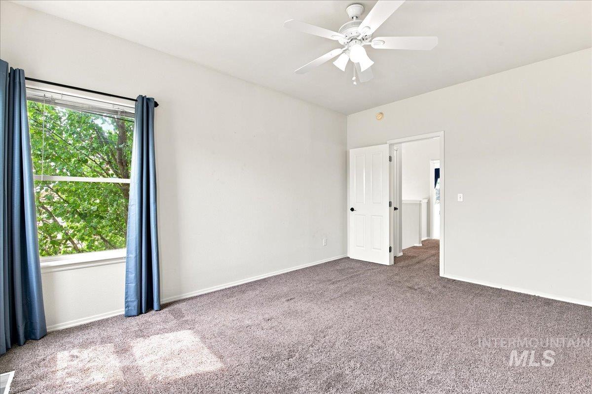 2884 Rough Stone Way, Meridian, Idaho 83646, 4 Bedrooms, 2.5 Bathrooms, Residential For Sale, Price $557,500,MLS 98995158