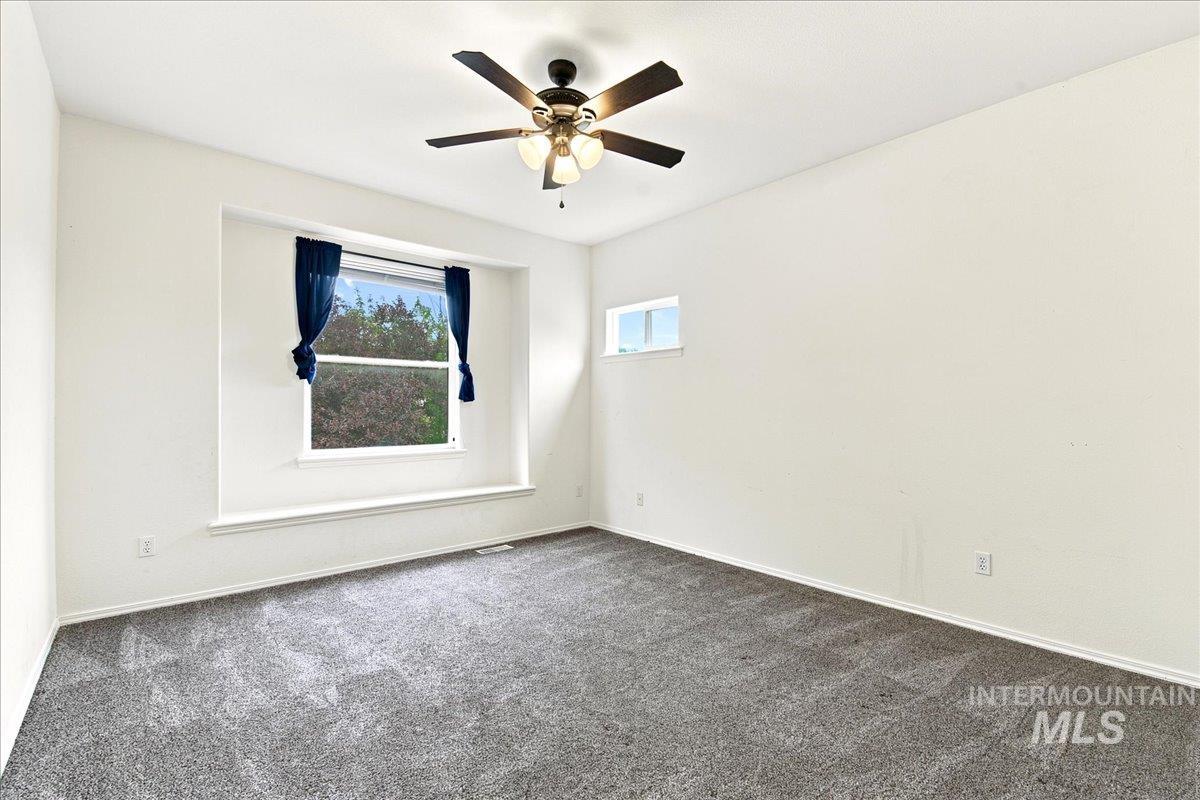 2884 Rough Stone Way, Meridian, Idaho 83646, 4 Bedrooms, 2.5 Bathrooms, Residential For Sale, Price $557,500,MLS 98995158
