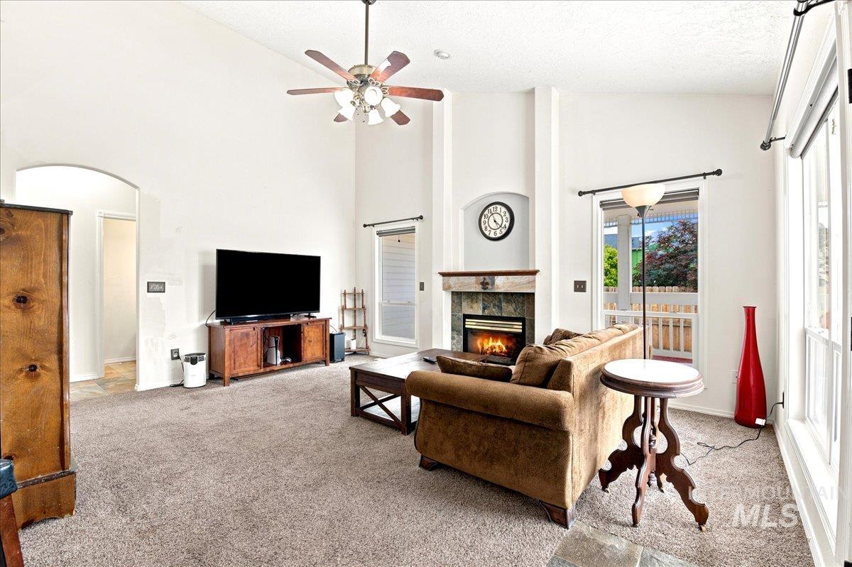 2884 Rough Stone Way, Meridian, Idaho 83646, 4 Bedrooms, 2.5 Bathrooms, Residential For Sale, Price $557,500,MLS 98995158