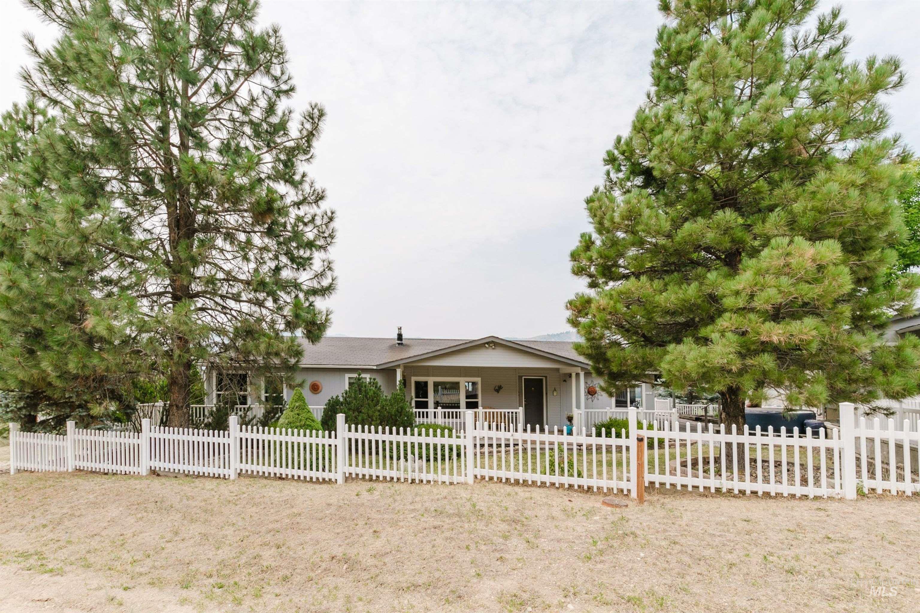 6 Norwood Ct, Boise, Idaho 83716, 2 Bedrooms, 2 Bathrooms, Residential For Sale, Price $515,000,MLS 98995159
