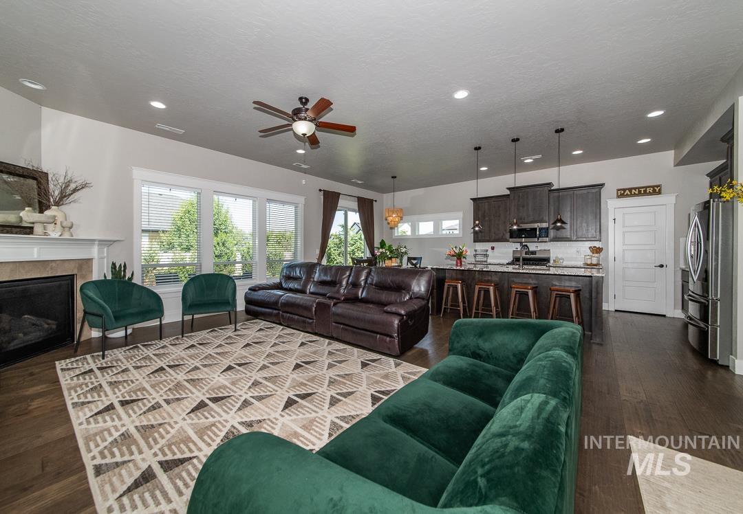 18103 N Timberlake Pl, Nampa, Idaho 83687, 3 Bedrooms, 2.5 Bathrooms, Residential For Sale, Price $624,900,MLS 98995161