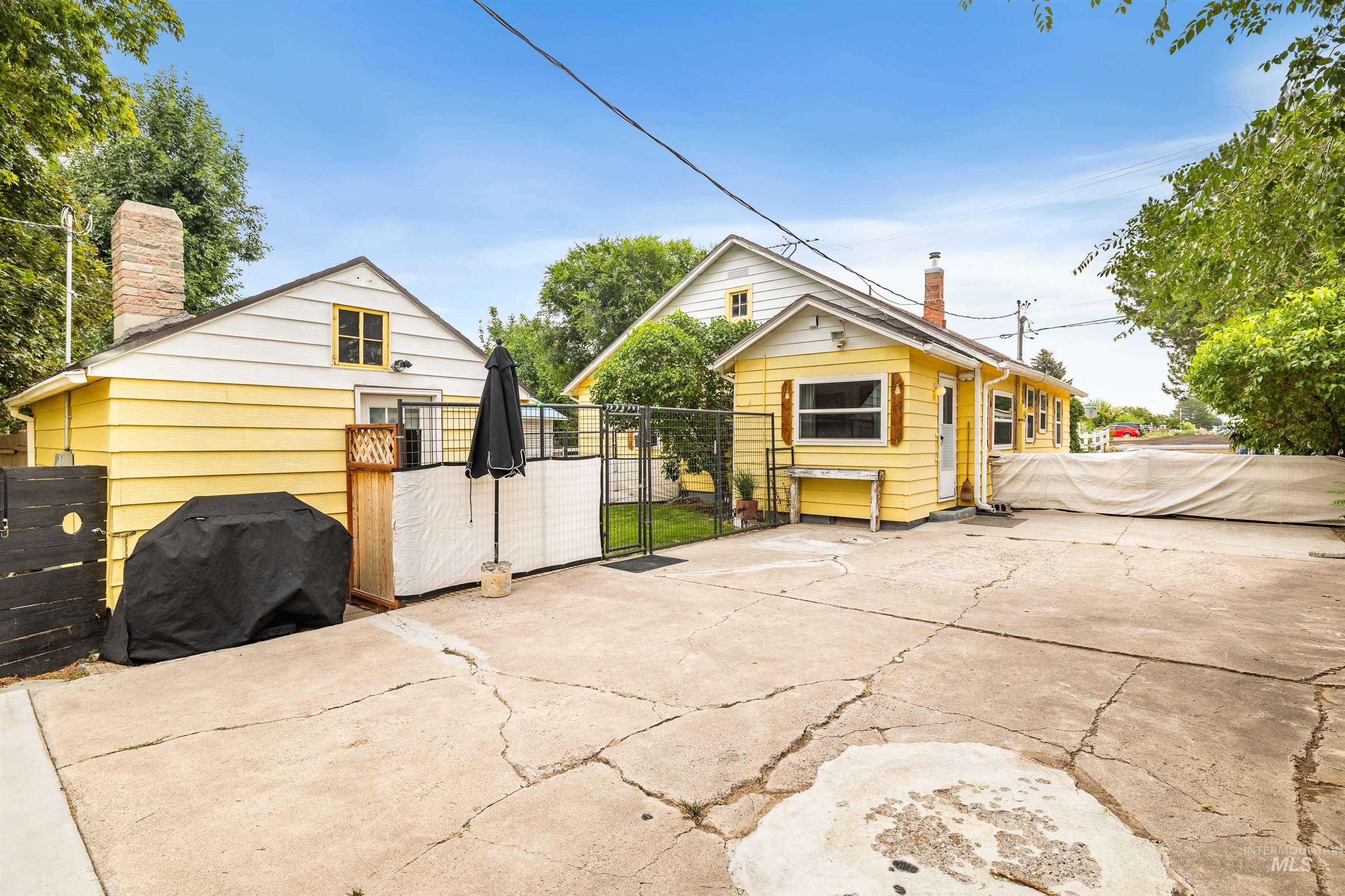 884 Washington St. S, Twin Falls, Idaho 83301, 2 Bedrooms, 1 Bathroom, Residential For Sale, Price $469,000,MLS 98995162