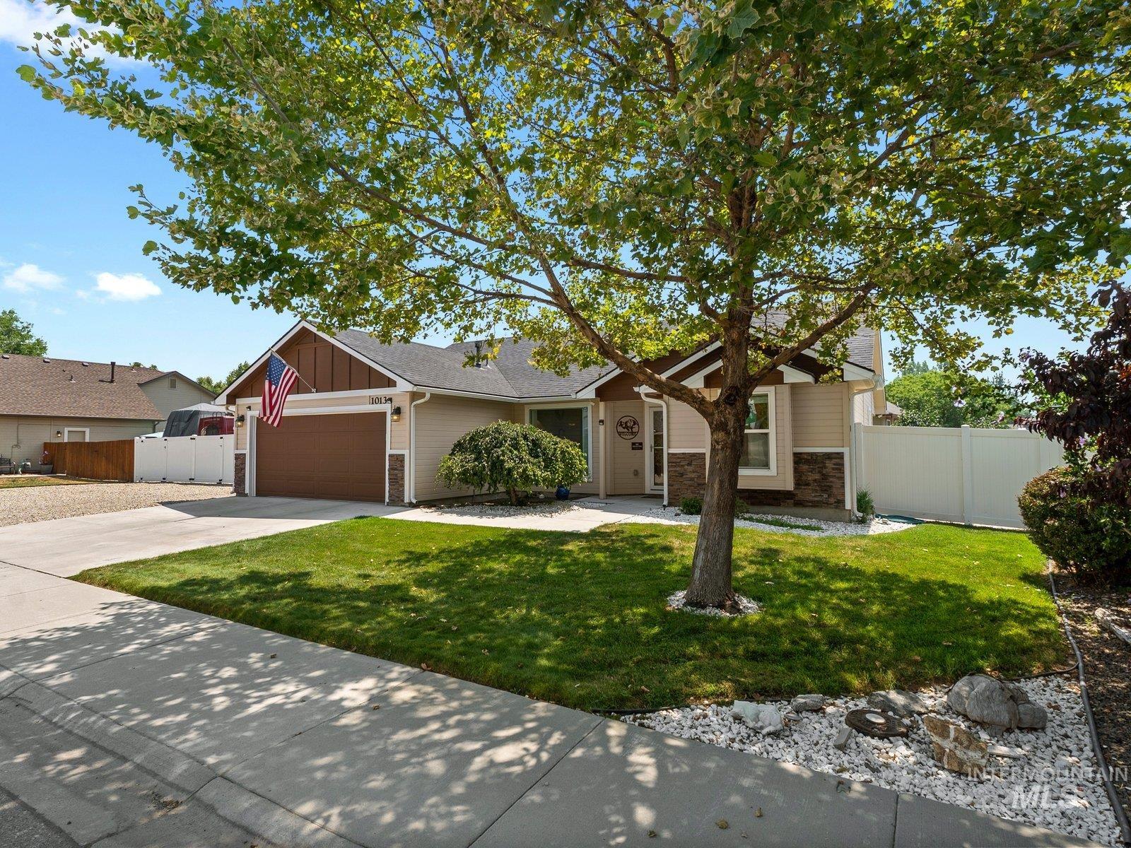 1013 Dittman Dr., Emmett, Idaho 83617, 3 Bedrooms, 2 Bathrooms, Residential For Sale, Price $424,900,MLS 98995163