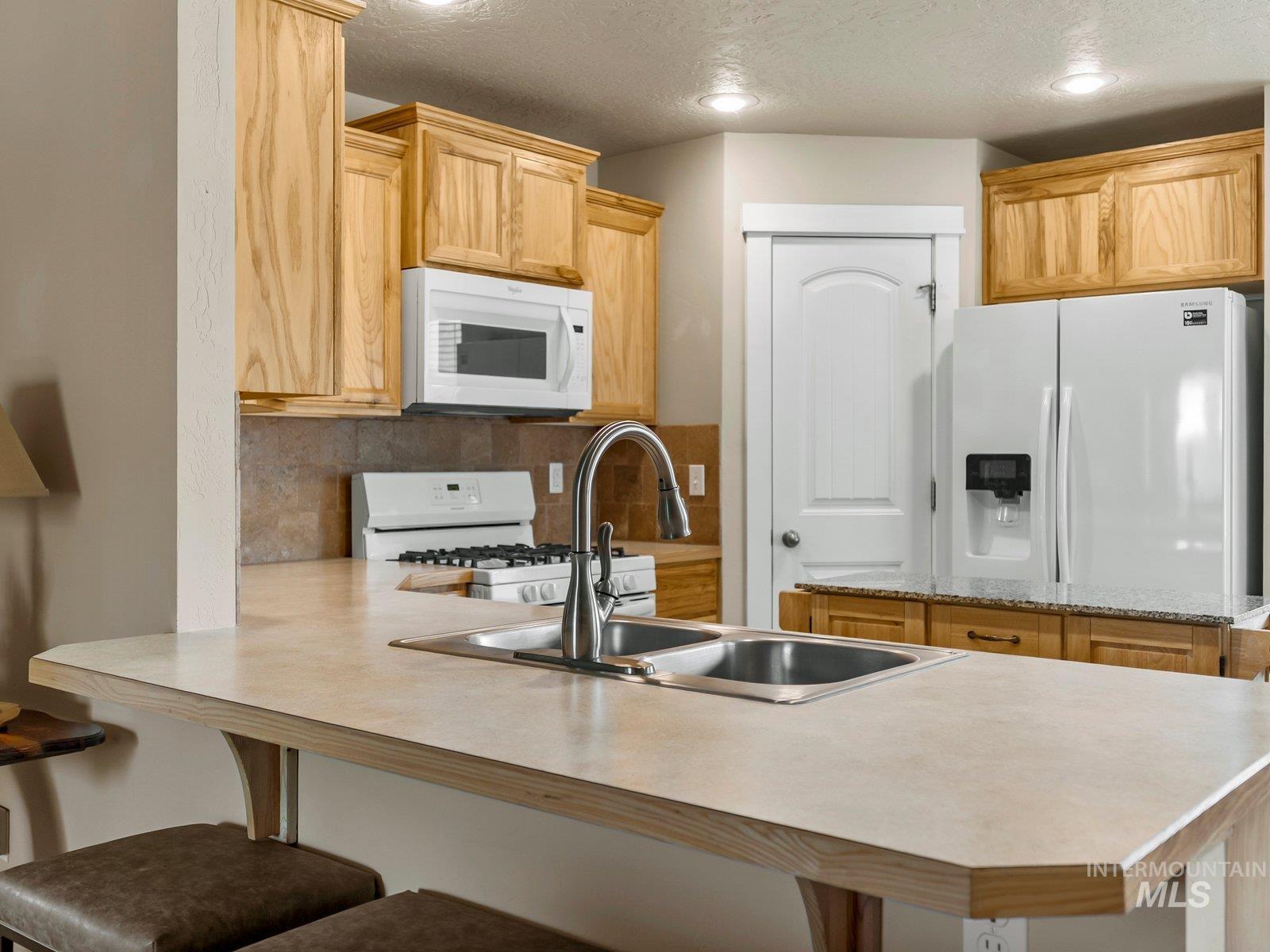 1013 Dittman Dr., Emmett, Idaho 83617, 3 Bedrooms, 2 Bathrooms, Residential For Sale, Price $424,900,MLS 98995163