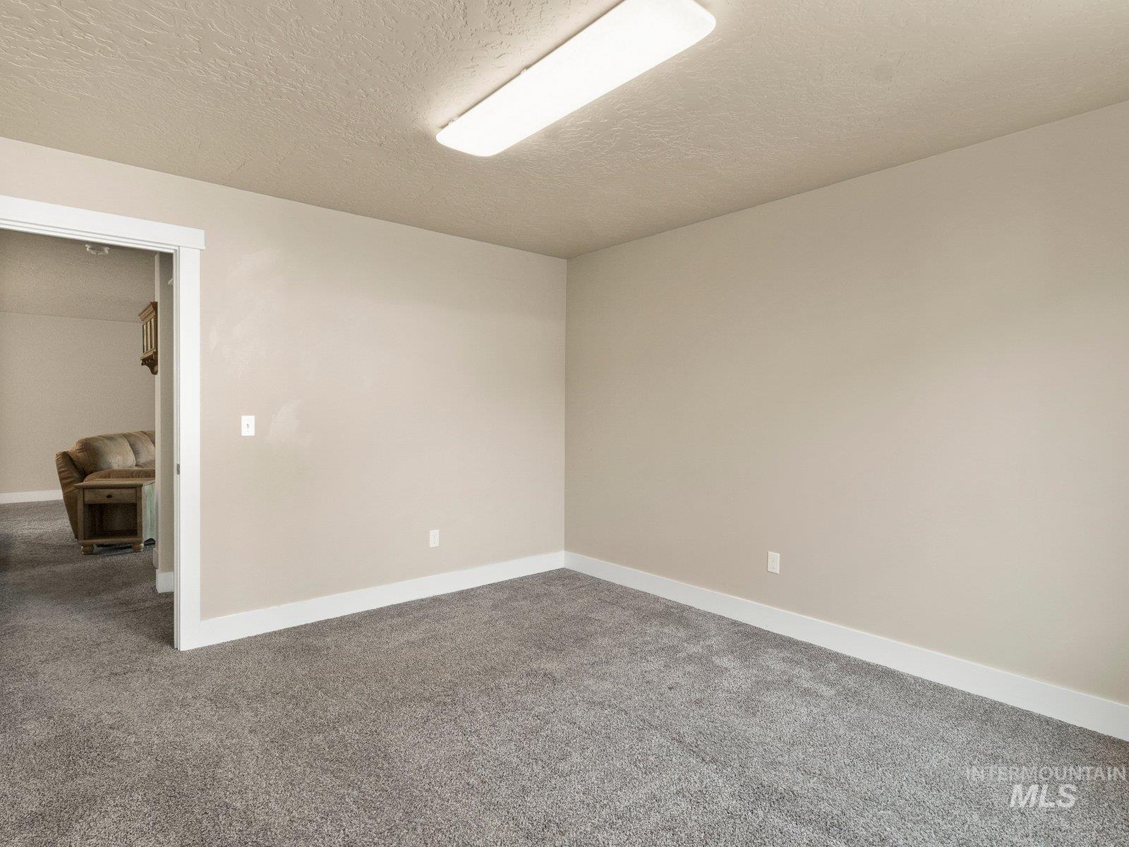 1013 Dittman Dr., Emmett, Idaho 83617, 3 Bedrooms, 2 Bathrooms, Residential For Sale, Price $424,900,MLS 98995163