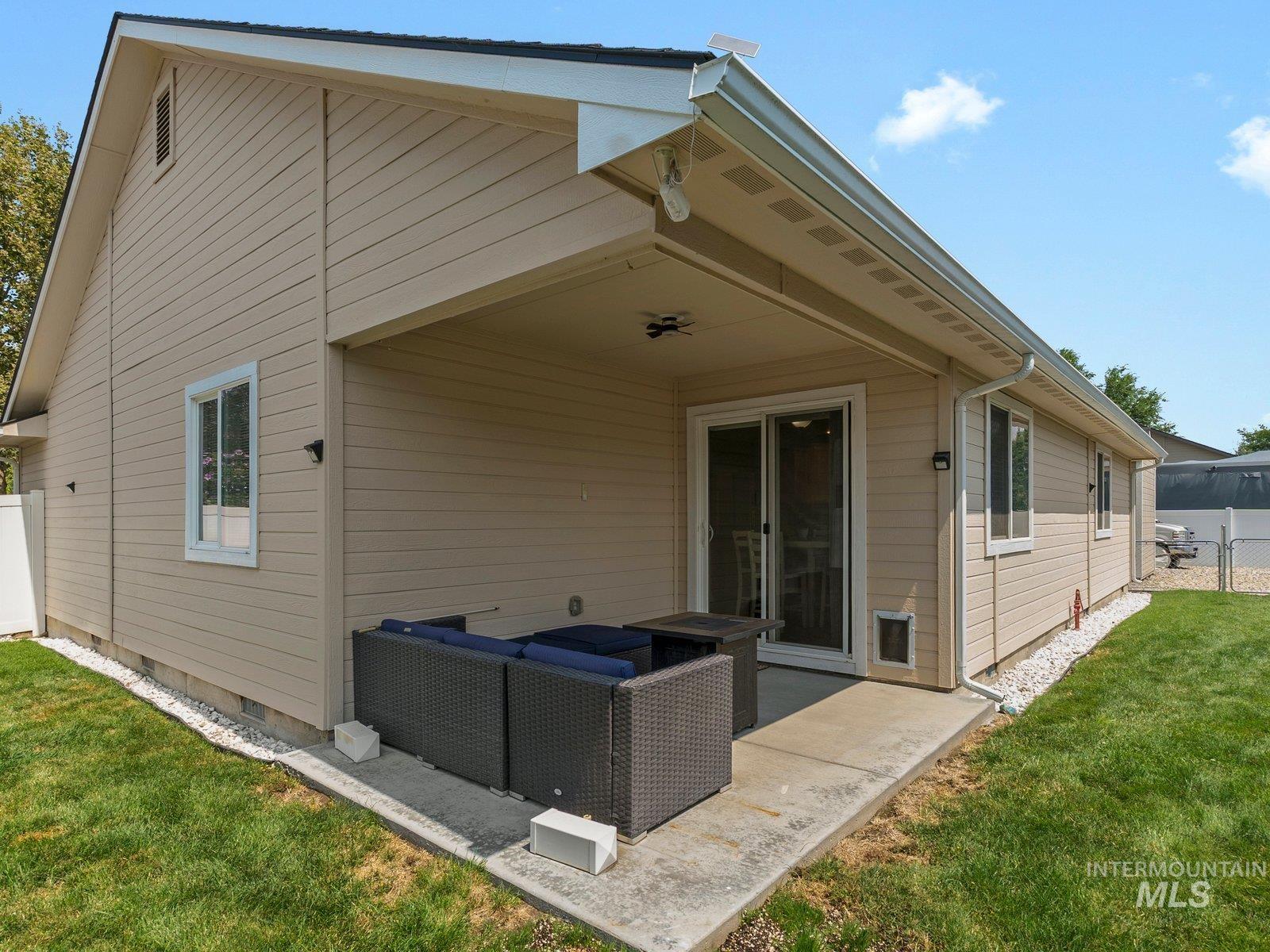 1013 Dittman Dr., Emmett, Idaho 83617, 3 Bedrooms, 2 Bathrooms, Residential For Sale, Price $424,900,MLS 98995163