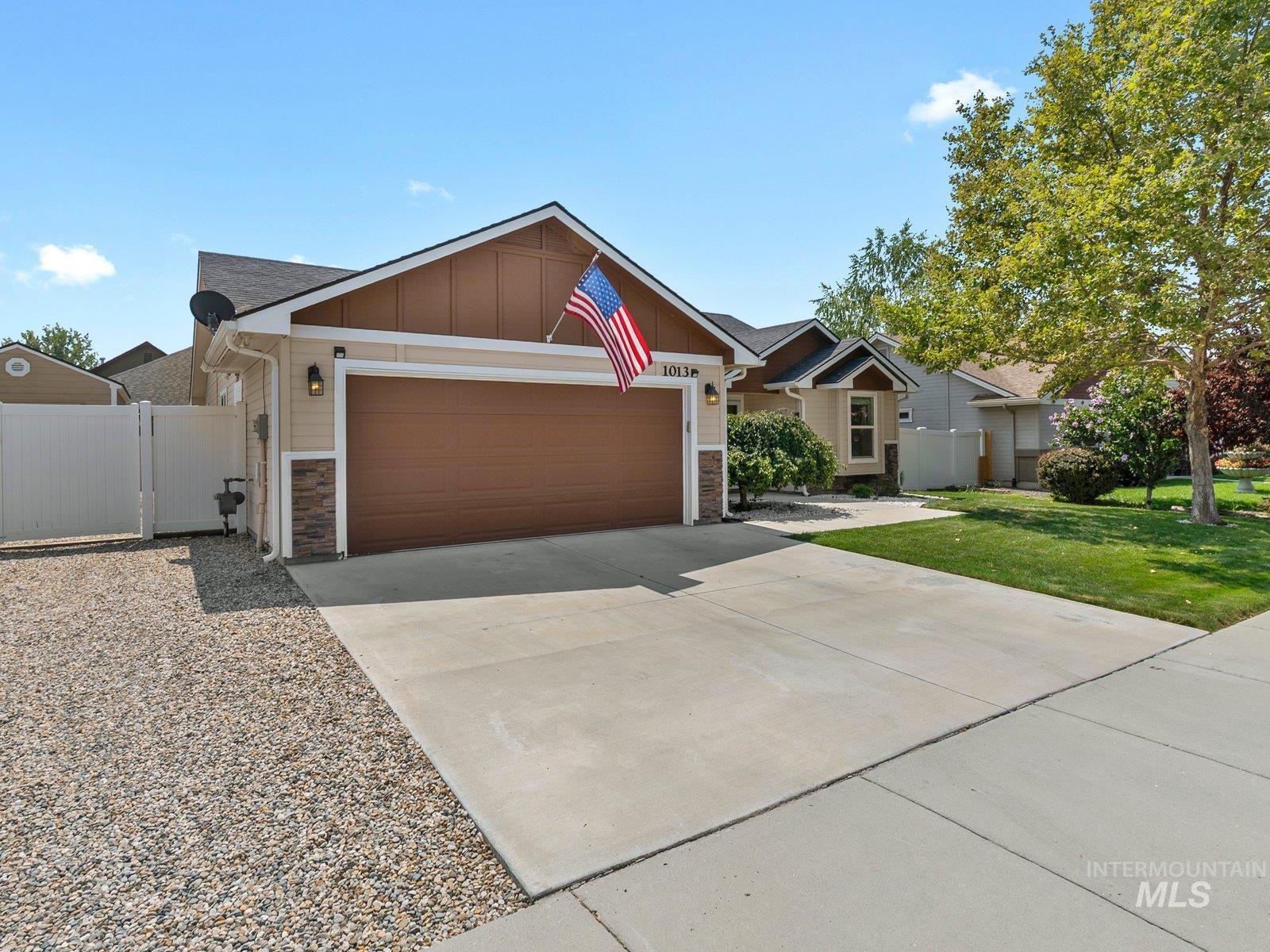 1013 Dittman Dr., Emmett, Idaho 83617, 3 Bedrooms, 2 Bathrooms, Residential For Sale, Price $424,900,MLS 98995163