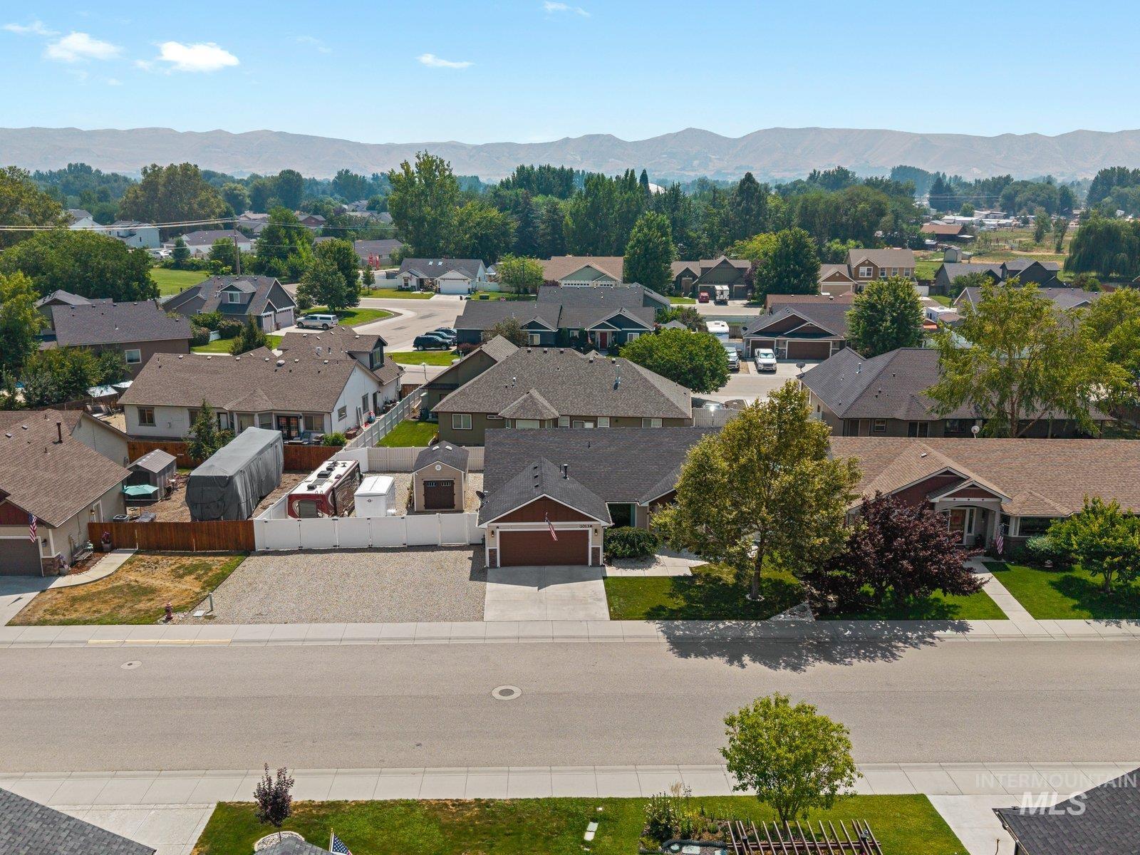1013 Dittman Dr., Emmett, Idaho 83617, 3 Bedrooms, 2 Bathrooms, Residential For Sale, Price $424,900,MLS 98995163