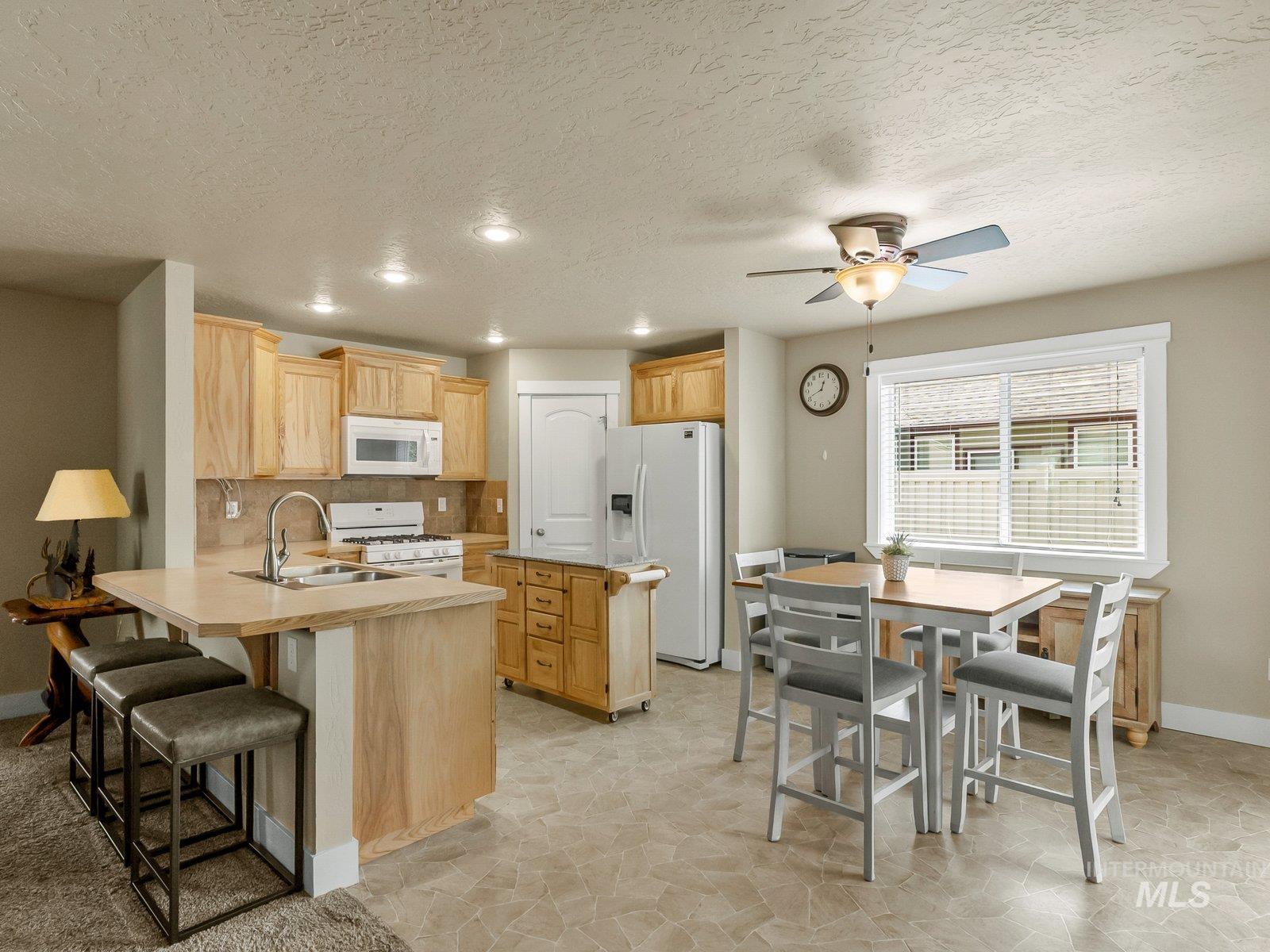 1013 Dittman Dr., Emmett, Idaho 83617, 3 Bedrooms, 2 Bathrooms, Residential For Sale, Price $424,900,MLS 98995163