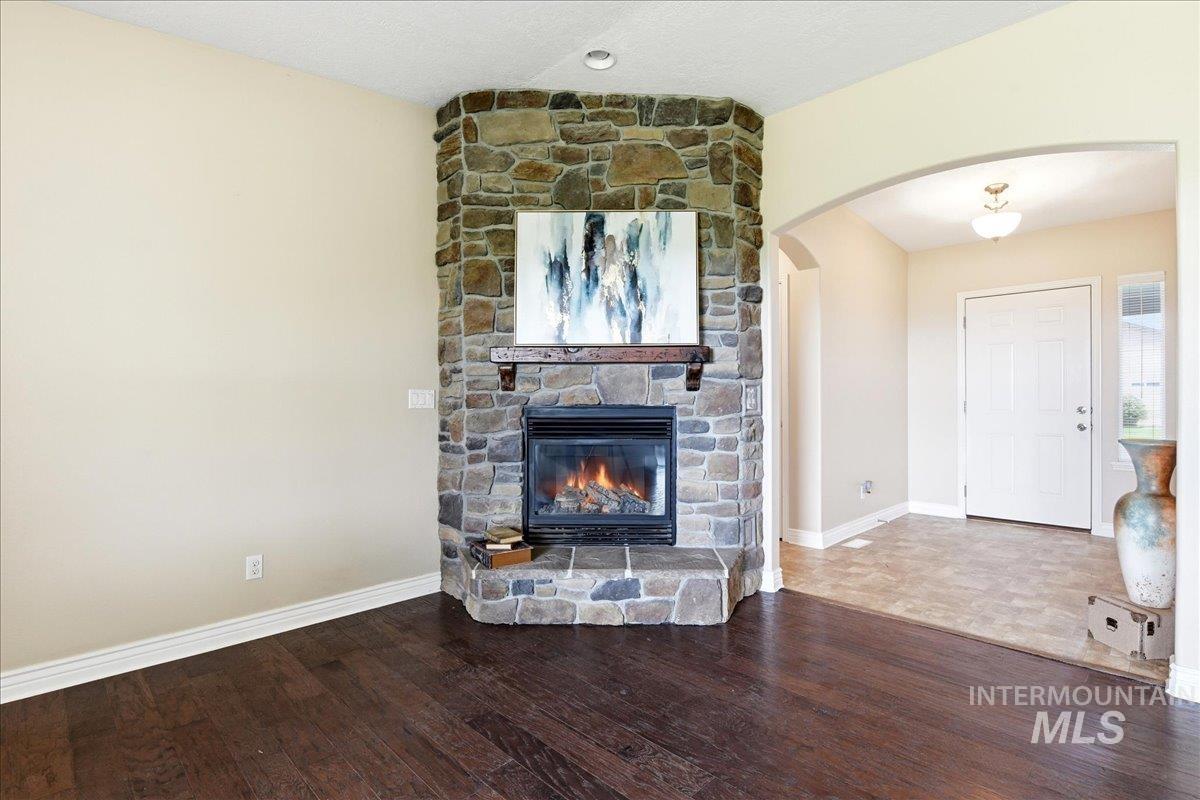 15885 Granite Peak Avenue, Nampa, Idaho 83651, 3 Bedrooms, 2 Bathrooms, Residential For Sale, Price $389,900,MLS 98995164