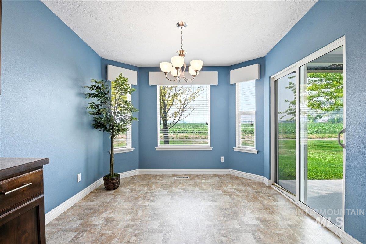 15885 Granite Peak Avenue, Nampa, Idaho 83651, 3 Bedrooms, 2 Bathrooms, Residential For Sale, Price $389,900,MLS 98995164