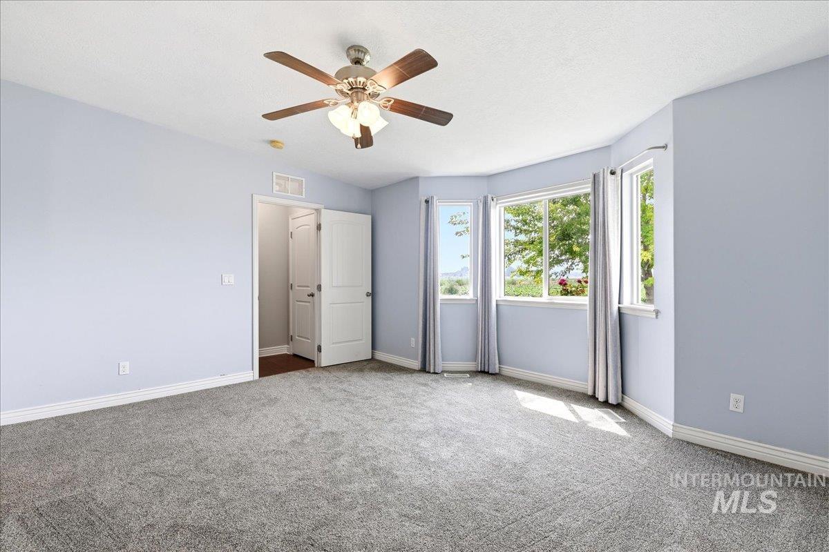 15885 Granite Peak Avenue, Nampa, Idaho 83651, 3 Bedrooms, 2 Bathrooms, Residential For Sale, Price $389,900,MLS 98995164