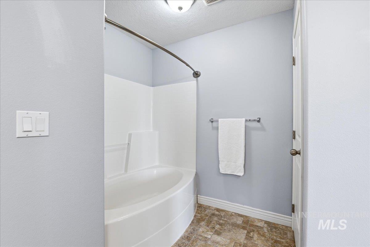 15885 Granite Peak Avenue, Nampa, Idaho 83651, 3 Bedrooms, 2 Bathrooms, Residential For Sale, Price $389,900,MLS 98995164