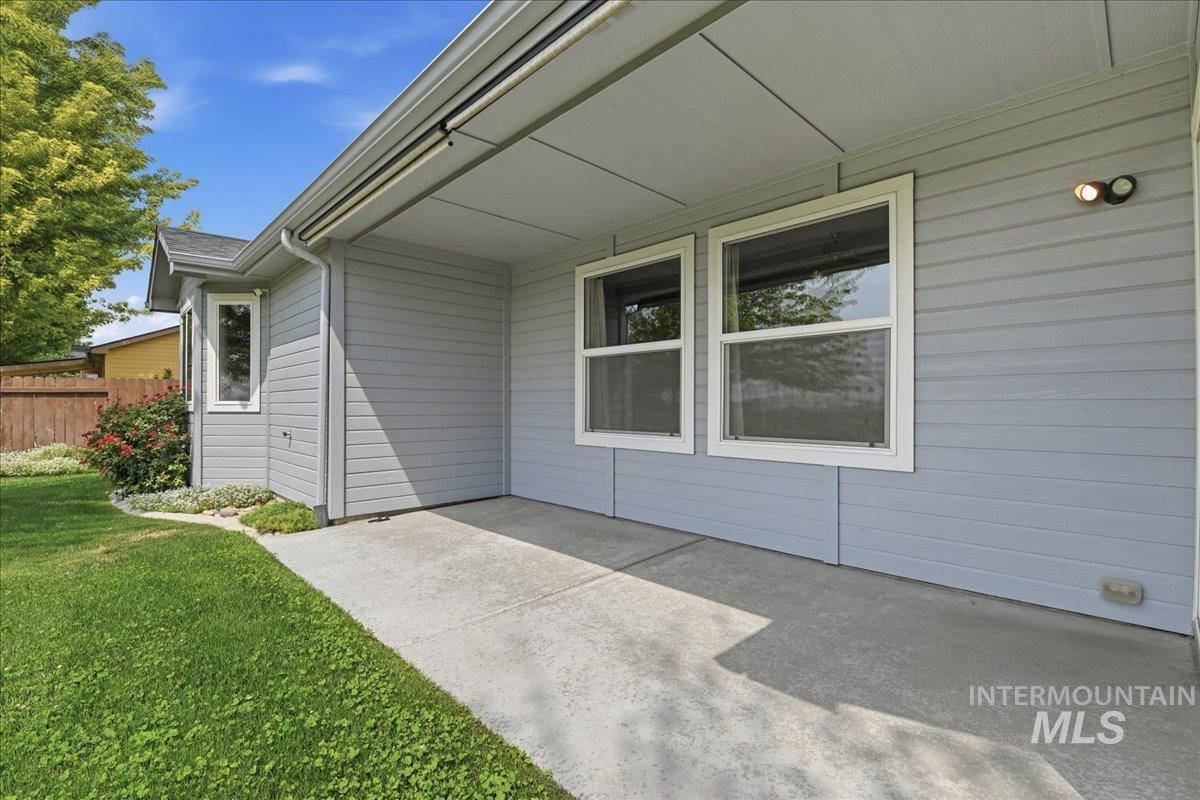 15885 Granite Peak Avenue, Nampa, Idaho 83651, 3 Bedrooms, 2 Bathrooms, Residential For Sale, Price $389,900,MLS 98995164