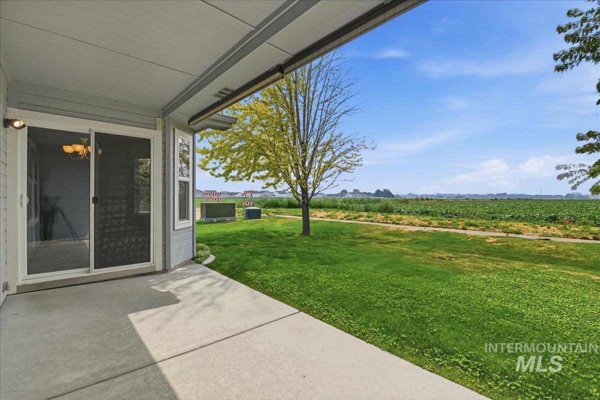 15885 Granite Peak Avenue, Nampa, Idaho 83651, 3 Bedrooms, 2 Bathrooms, Residential For Sale, Price $389,900,MLS 98995164