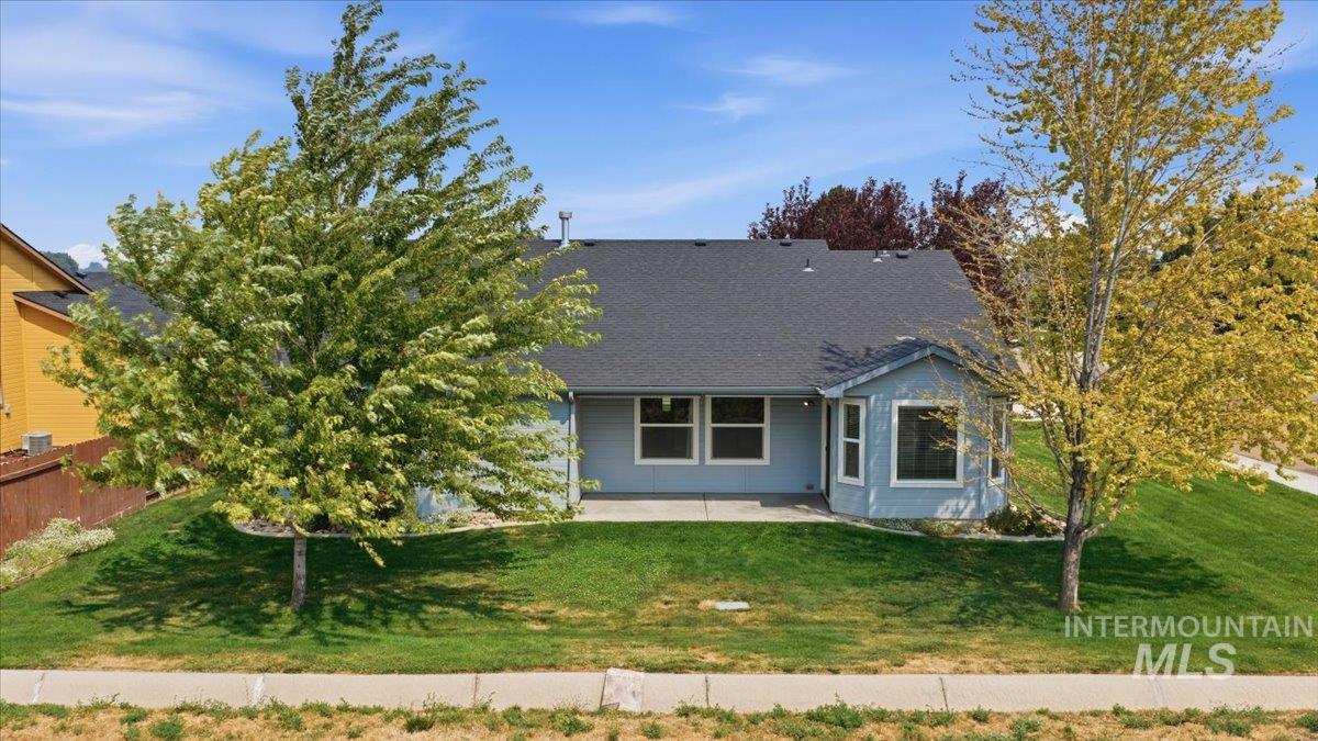 15885 Granite Peak Avenue, Nampa, Idaho 83651, 3 Bedrooms, 2 Bathrooms, Residential For Sale, Price $389,900,MLS 98995164