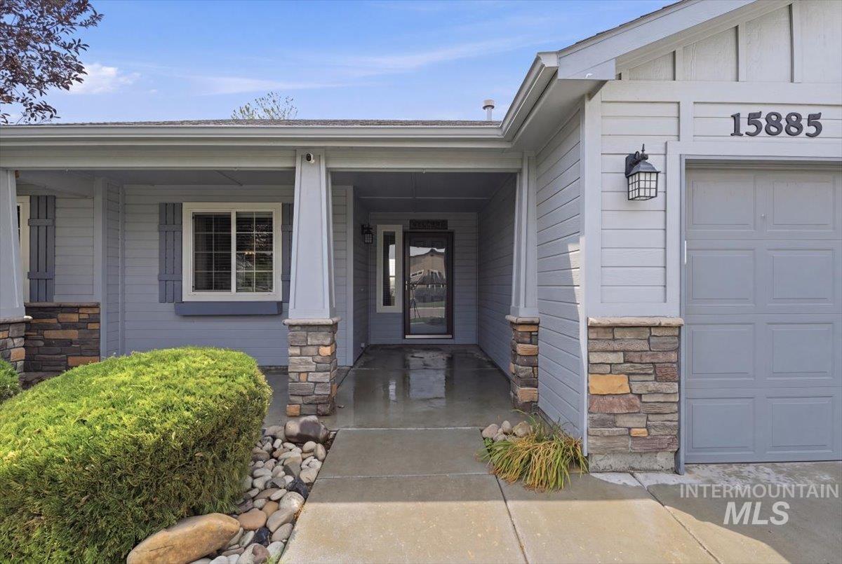 15885 Granite Peak Avenue, Nampa, Idaho 83651, 3 Bedrooms, 2 Bathrooms, Residential For Sale, Price $389,900,MLS 98995164