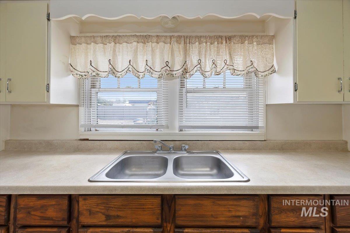 201 Locust Street South, Twin Falls, Idaho 83301, 2 Bedrooms, 1 Bathroom, Residential For Sale, Price $248,000, 98995168