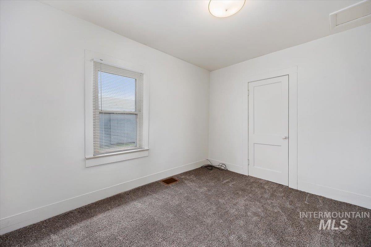 201 Locust Street South, Twin Falls, Idaho 83301, 2 Bedrooms, 1 Bathroom, Residential For Sale, Price $248,000, 98995168