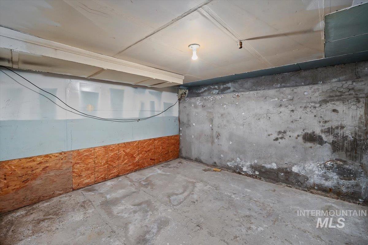 201 Locust Street South, Twin Falls, Idaho 83301, 2 Bedrooms, 1 Bathroom, Residential For Sale, Price $248,000, 98995168