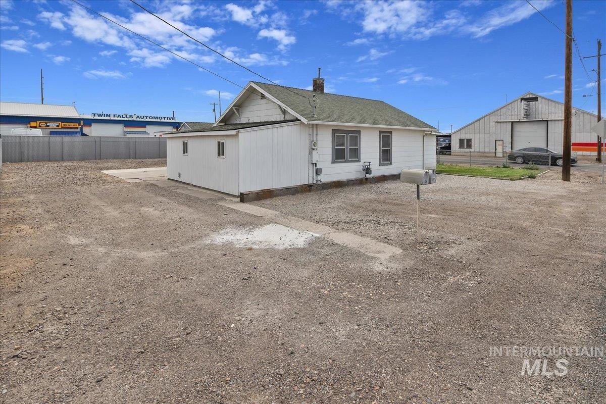 201 Locust Street South, Twin Falls, Idaho 83301, 2 Bedrooms, 1 Bathroom, Residential For Sale, Price $248,000, 98995168