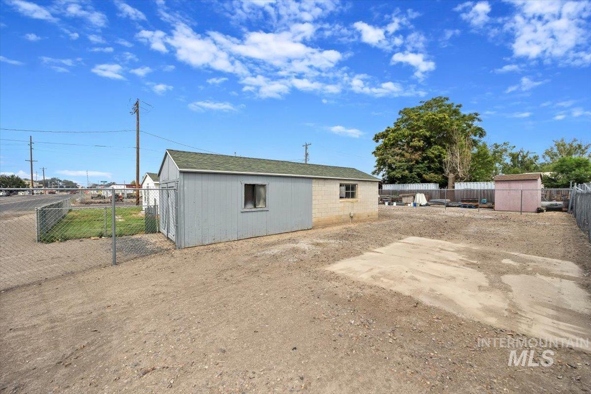 201 Locust Street South, Twin Falls, Idaho 83301, 2 Bedrooms, 1 Bathroom, Residential For Sale, Price $248,000, 98995168