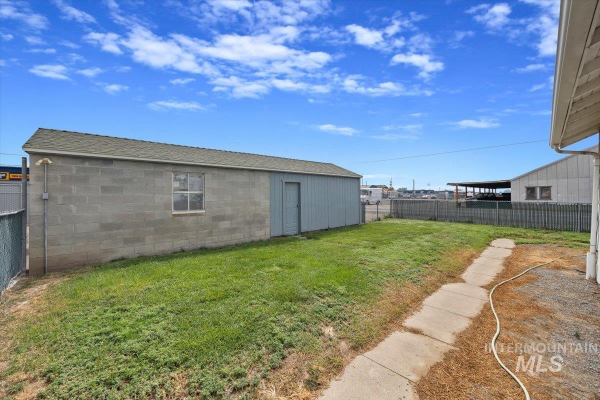 201 Locust Street South, Twin Falls, Idaho 83301, 2 Bedrooms, 1 Bathroom, Residential For Sale, Price $248,000, 98995168
