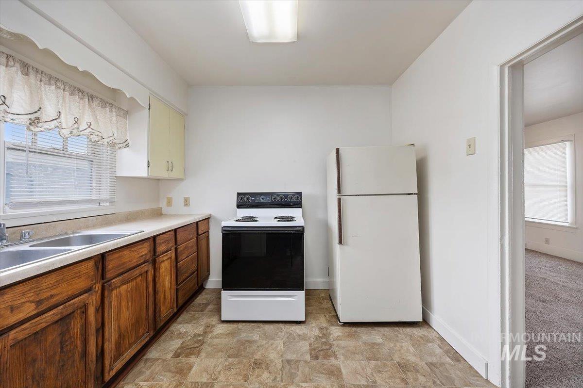 201 Locust Street South, Twin Falls, Idaho 83301, 2 Bedrooms, 1 Bathroom, Residential For Sale, Price $248,000, 98995168