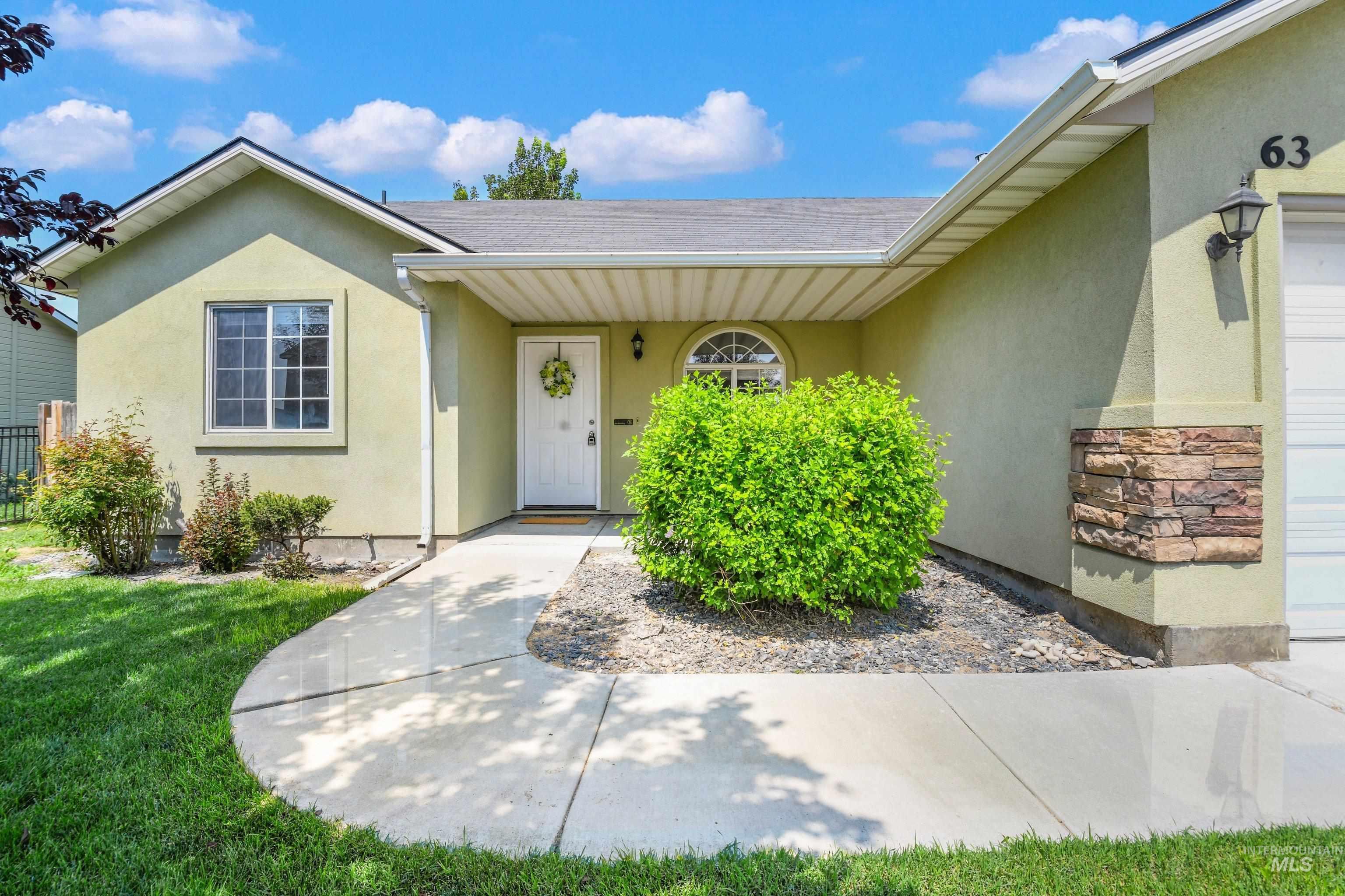 63 S Kelli Loop, Nampa, Idaho 83687, 3 Bedrooms, 2 Bathrooms, Residential For Sale, Price $329,900,MLS 98995170